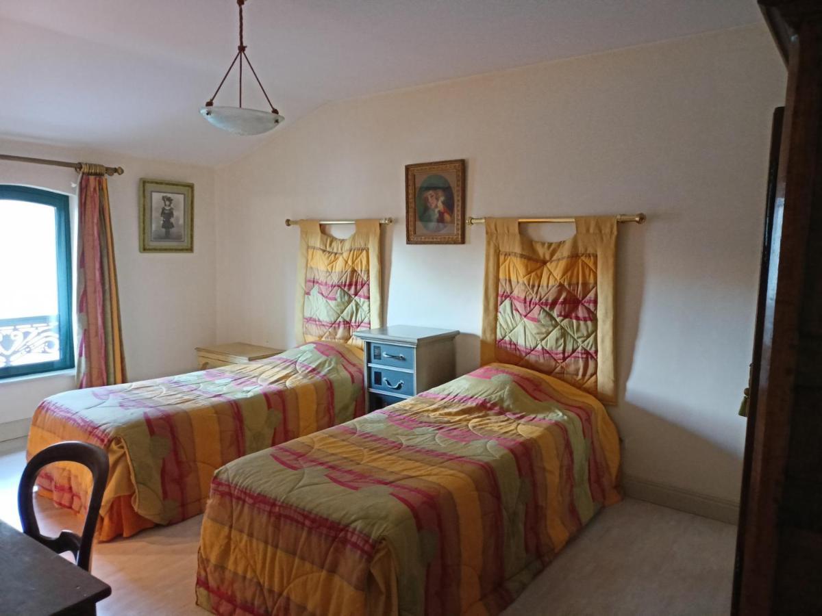 Au Fond De La Cour Bed and Breakfast Veyre-Monton Eksteriør billede