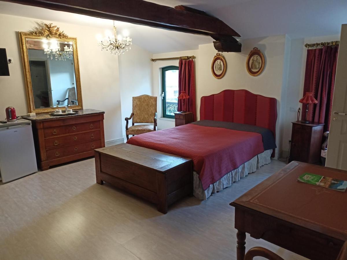 Au Fond De La Cour Bed and Breakfast Veyre-Monton Eksteriør billede