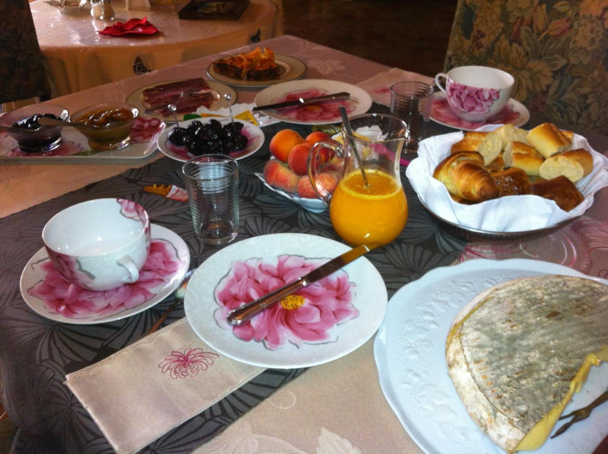 Au Fond De La Cour Bed and Breakfast Veyre-Monton Eksteriør billede