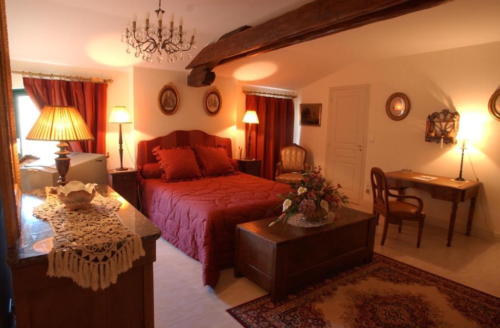 Au Fond De La Cour Bed and Breakfast Veyre-Monton Værelse billede