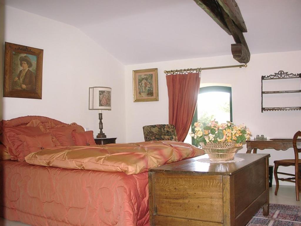 Au Fond De La Cour Bed and Breakfast Veyre-Monton Eksteriør billede