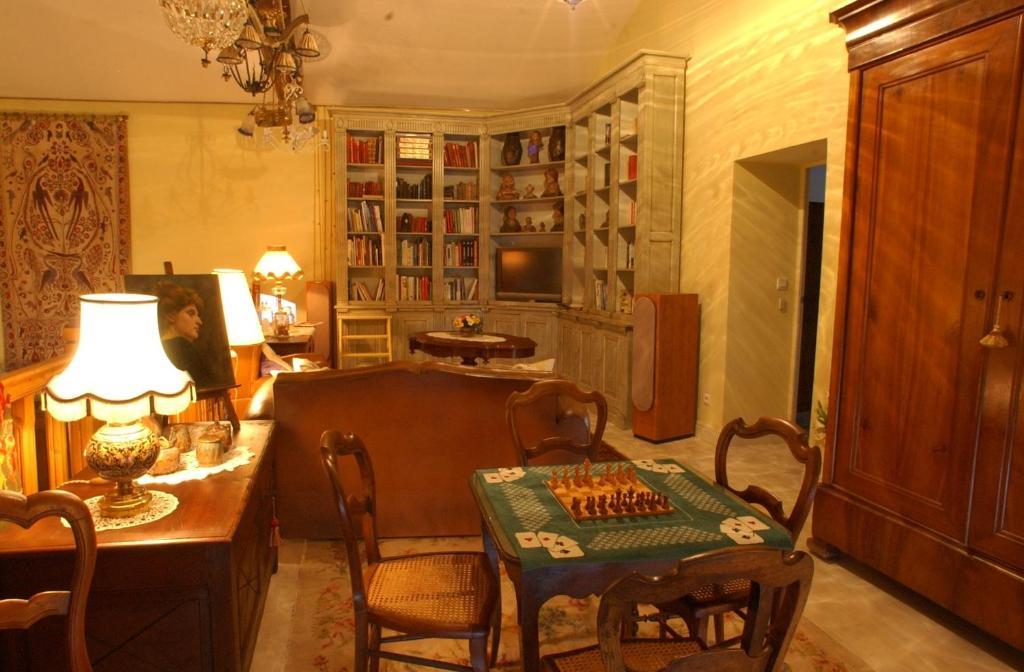Au Fond De La Cour Bed and Breakfast Veyre-Monton Eksteriør billede