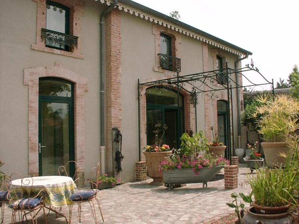 Au Fond De La Cour Bed and Breakfast Veyre-Monton Eksteriør billede