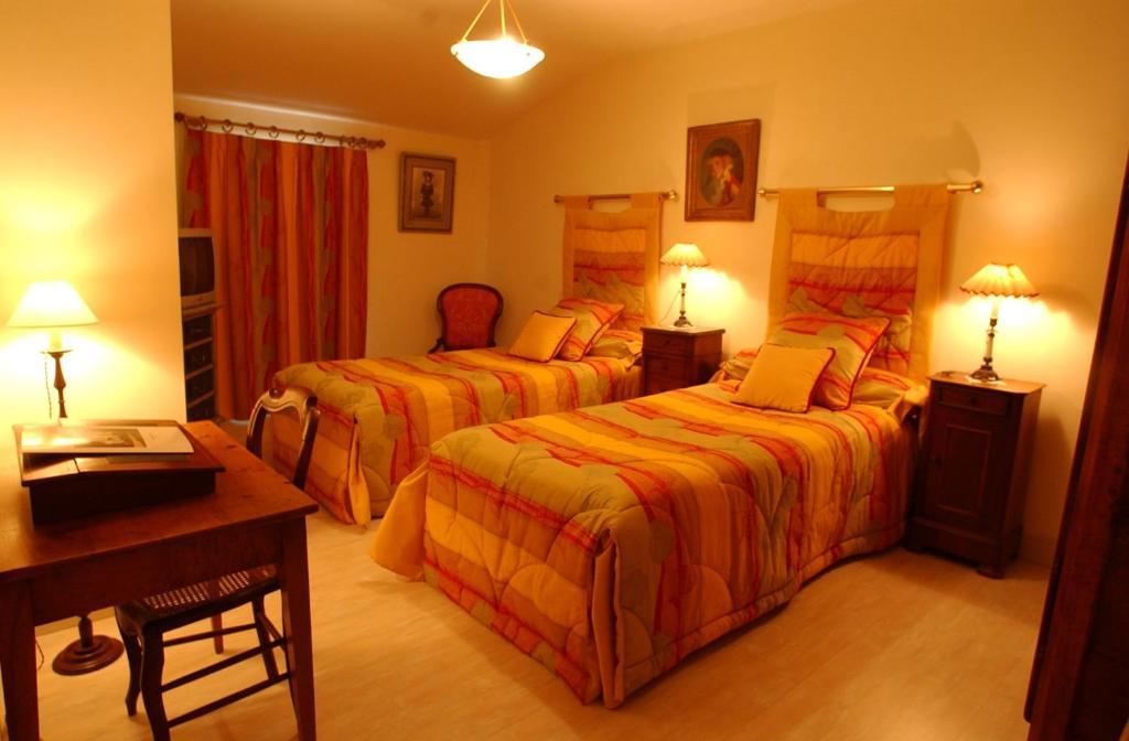 Au Fond De La Cour Bed and Breakfast Veyre-Monton Værelse billede